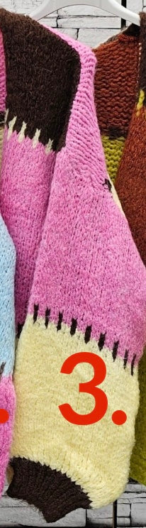 Kuschelige Strickjacke im Colourblock-Design
