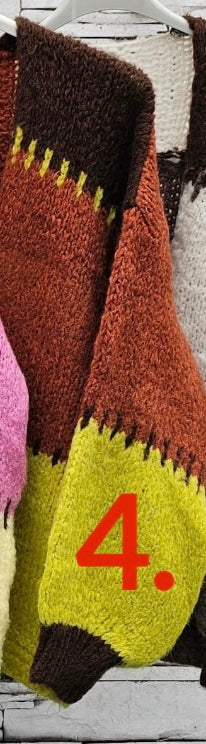Kuschelige Strickjacke im Colourblock-Design